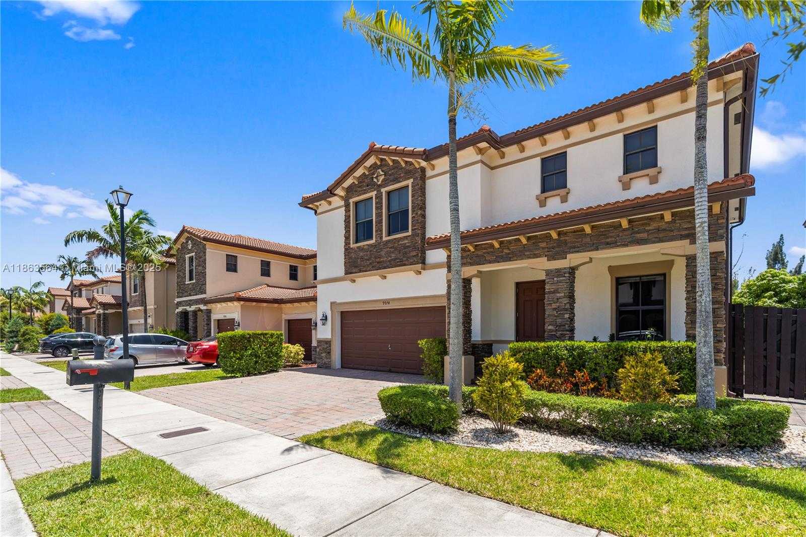 Small Image of 9974 NORTH WEST 86TH TER, Doral Number 2