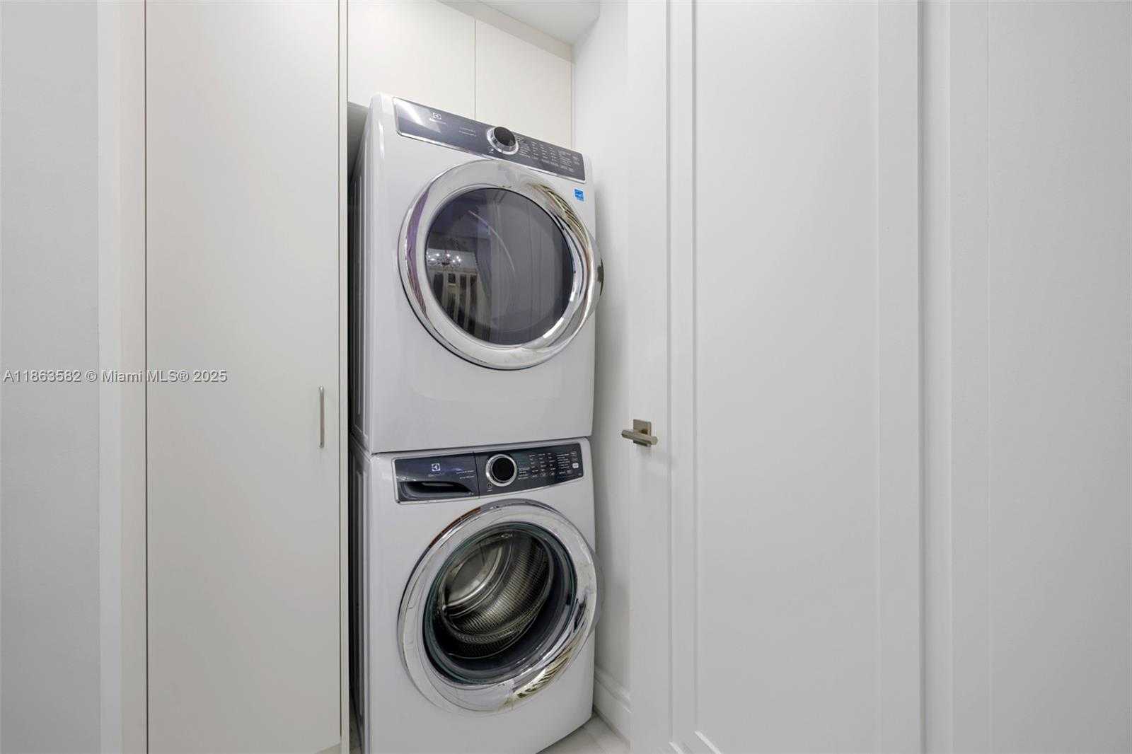 Small Image of 17901 COLLINS AVE #2702, Sunny Isles Beach Number 9