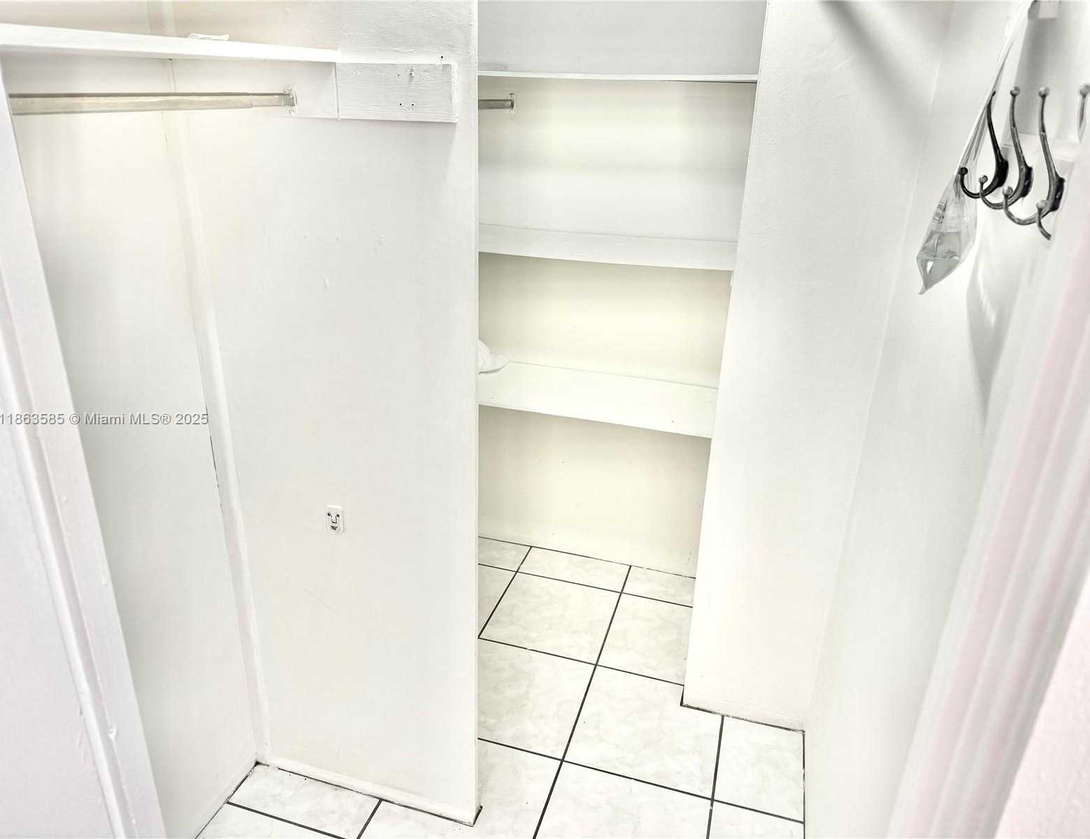Small Image of 1430 BRICKELL BAY DR #301, Miami Number 10