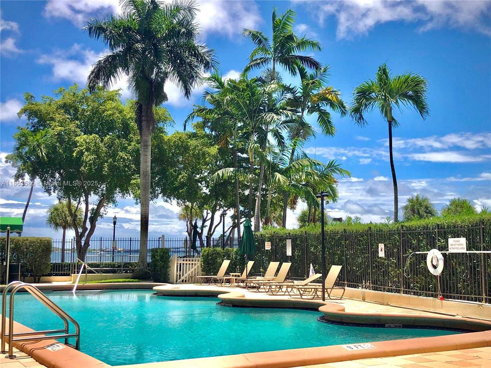 Small Image of 1430 BRICKELL BAY DR #301, Miami Number 15