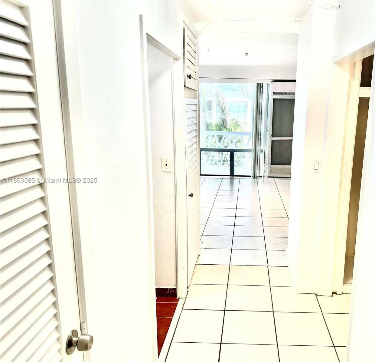 Small Image of 1430 BRICKELL BAY DR #301, Miami Number 6