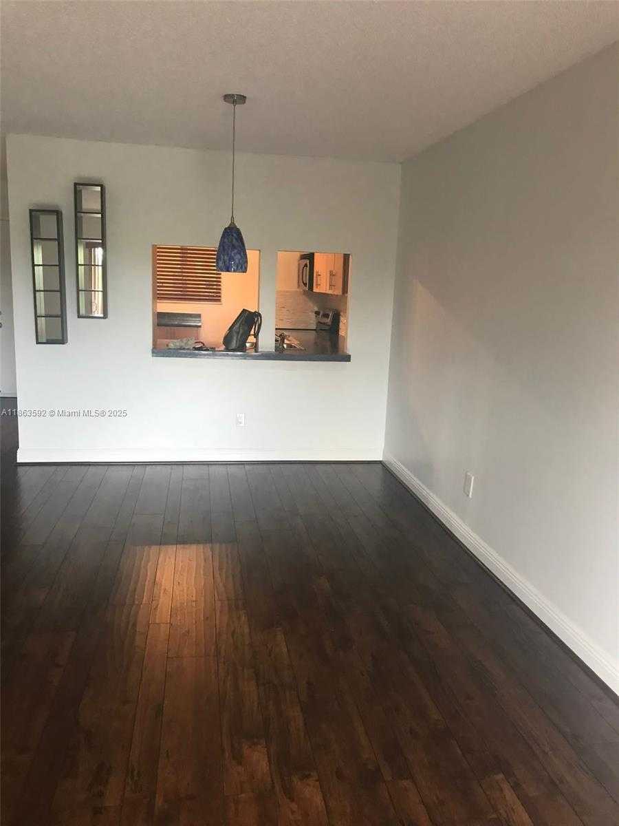 Small Image of 7850 CAMINO REAL #O-318, Miami Number 4
