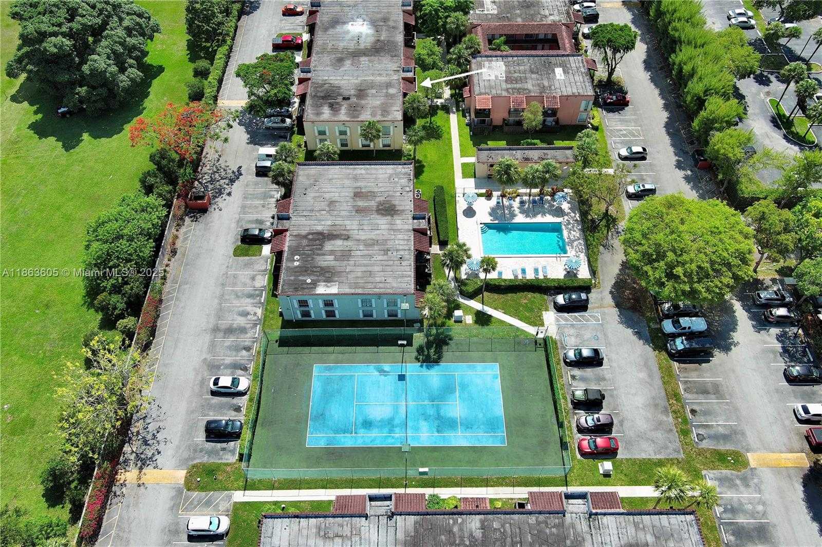 Small Image of 10834 NORTH KENDALL DR #X14, Miami Number 13