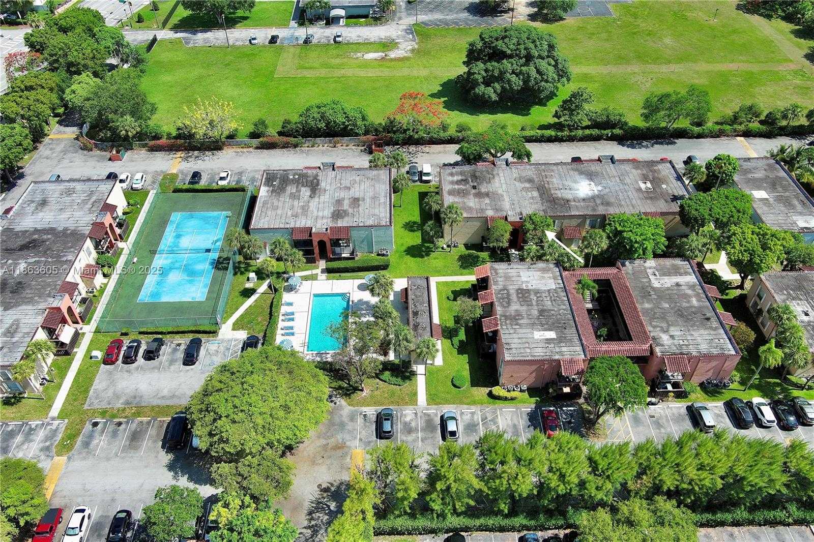 Small Image of 10834 NORTH KENDALL DR #X14, Miami Number 14