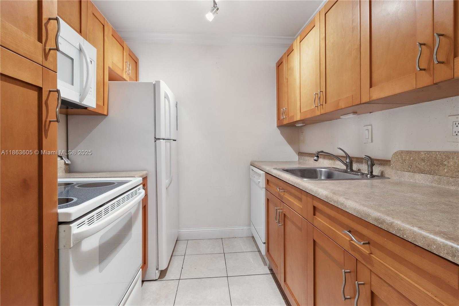 Small Image of 10834 NORTH KENDALL DR #X14, Miami Number 9