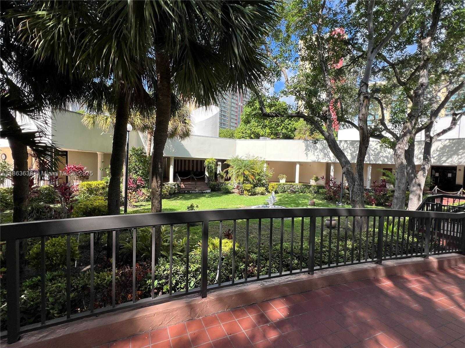 Small Image of 16909 NORTH BAY RD #119-1, Sunny Isles Beach Number 11