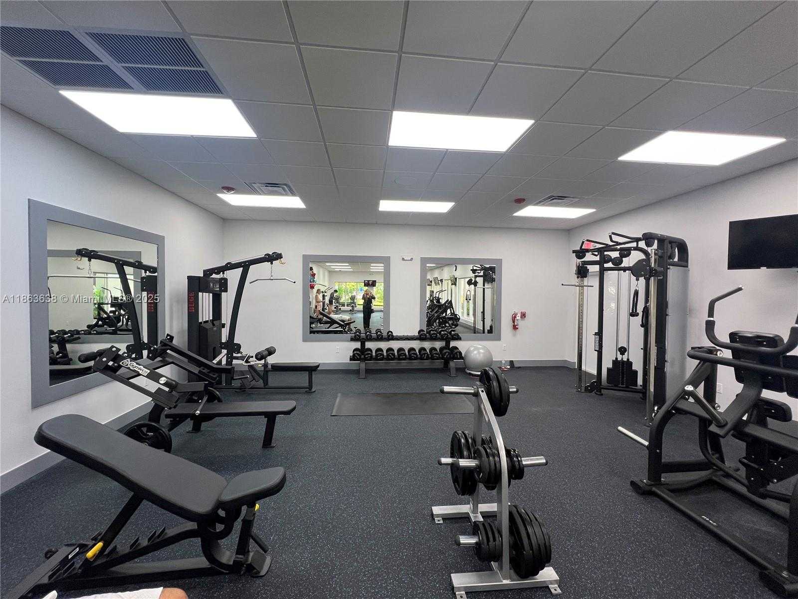 Small Image of 16909 NORTH BAY RD #119-1, Sunny Isles Beach Number 13