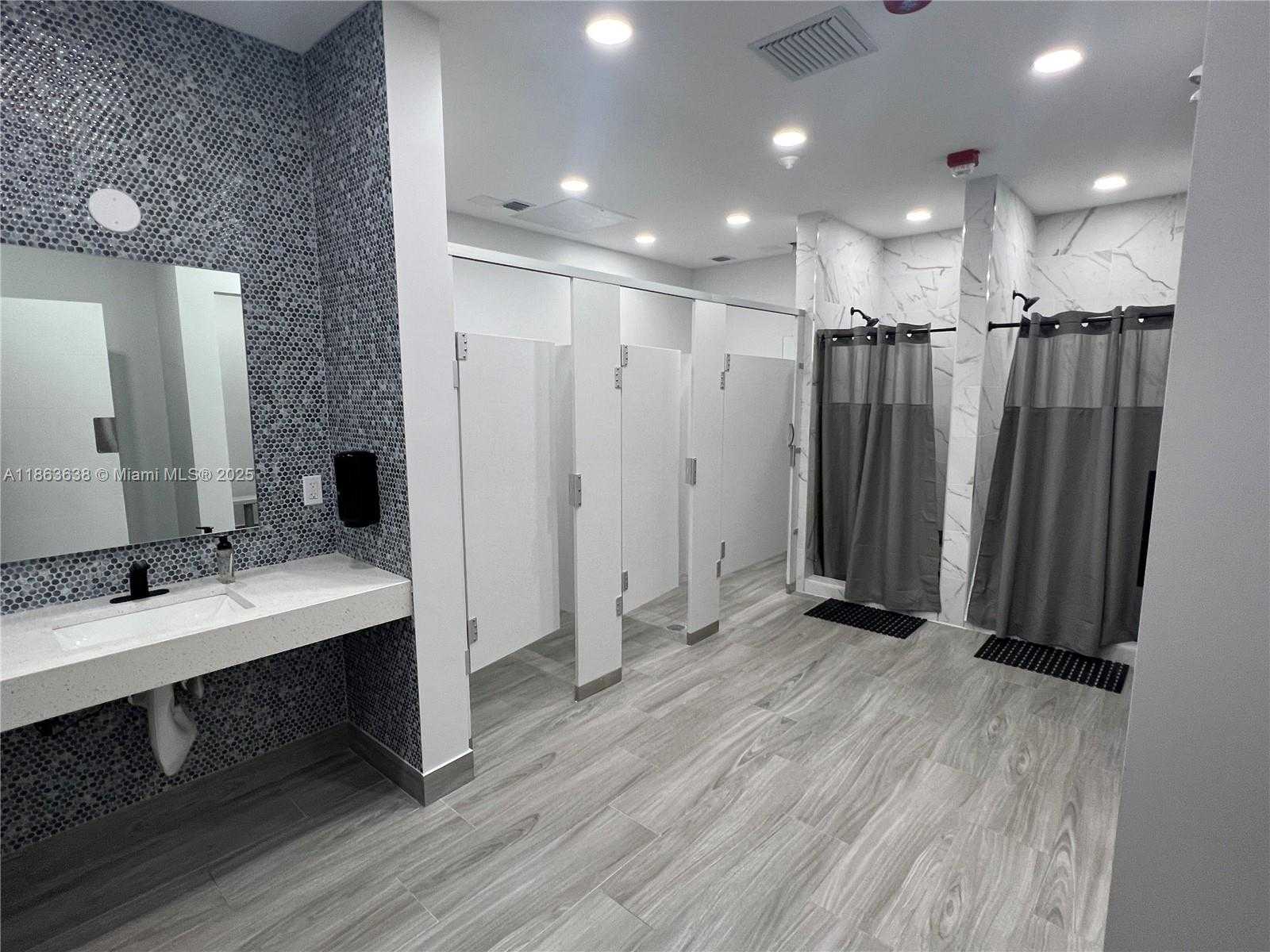 Small Image of 16909 NORTH BAY RD #119-1, Sunny Isles Beach Number 15