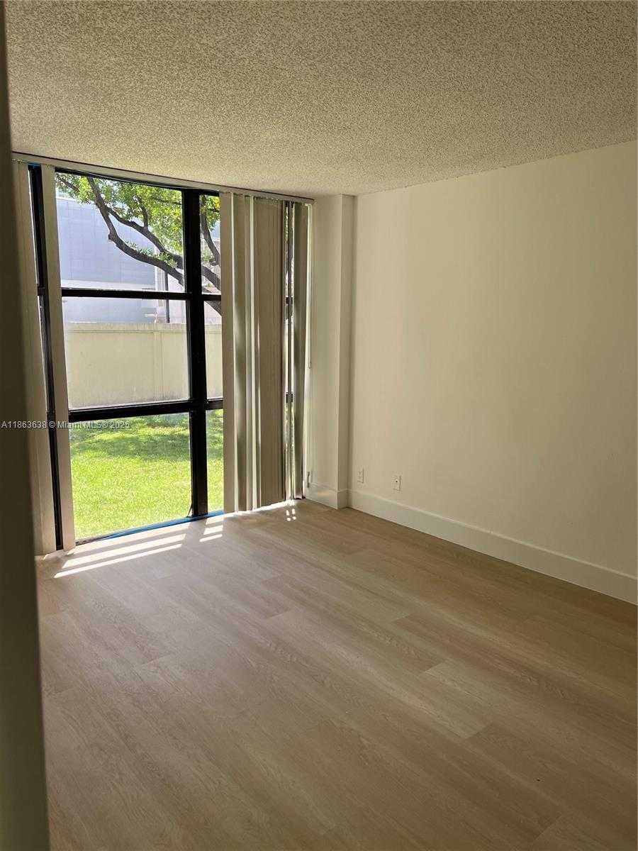 Small Image of 16909 NORTH BAY RD #119-1, Sunny Isles Beach Number 3