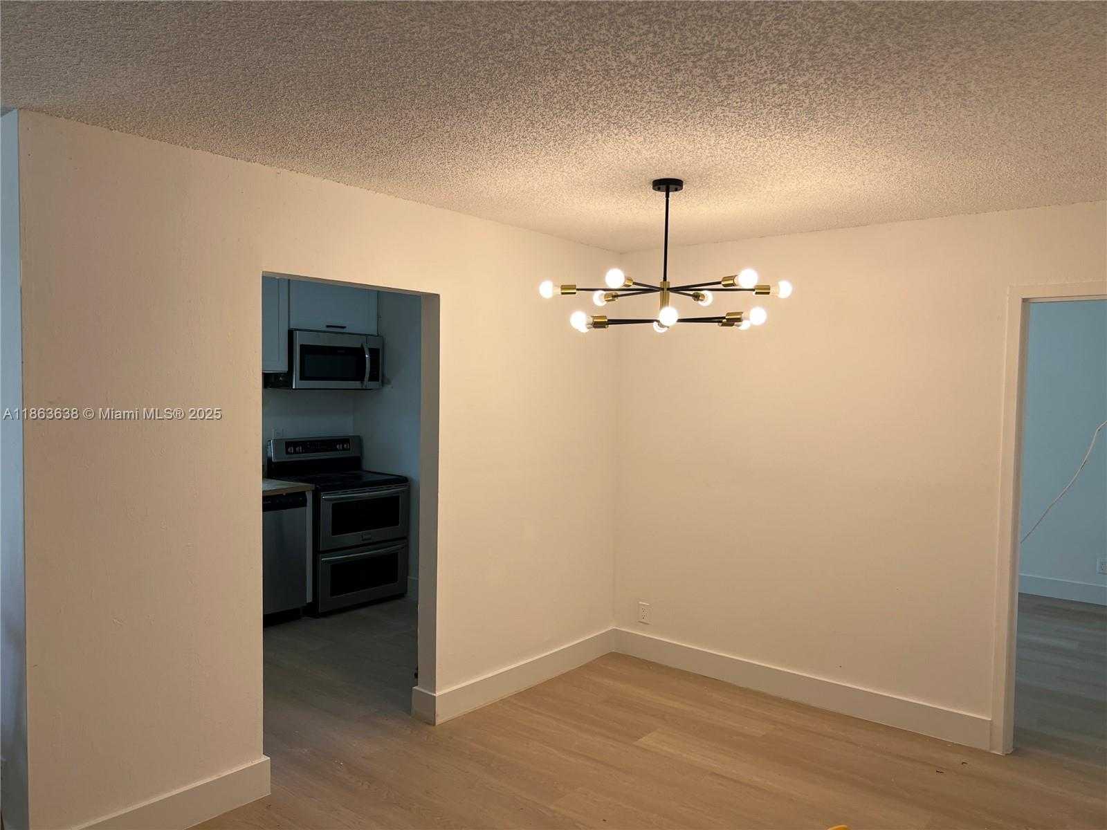 Small Image of 16909 NORTH BAY RD #119-1, Sunny Isles Beach Number 4