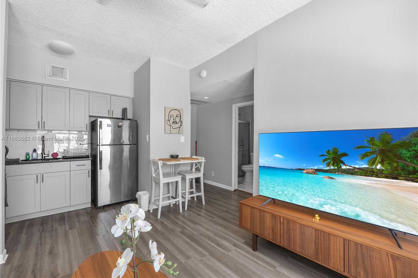 Small Image of 1320 DREXEL AVE #305, Miami Beach Number 11