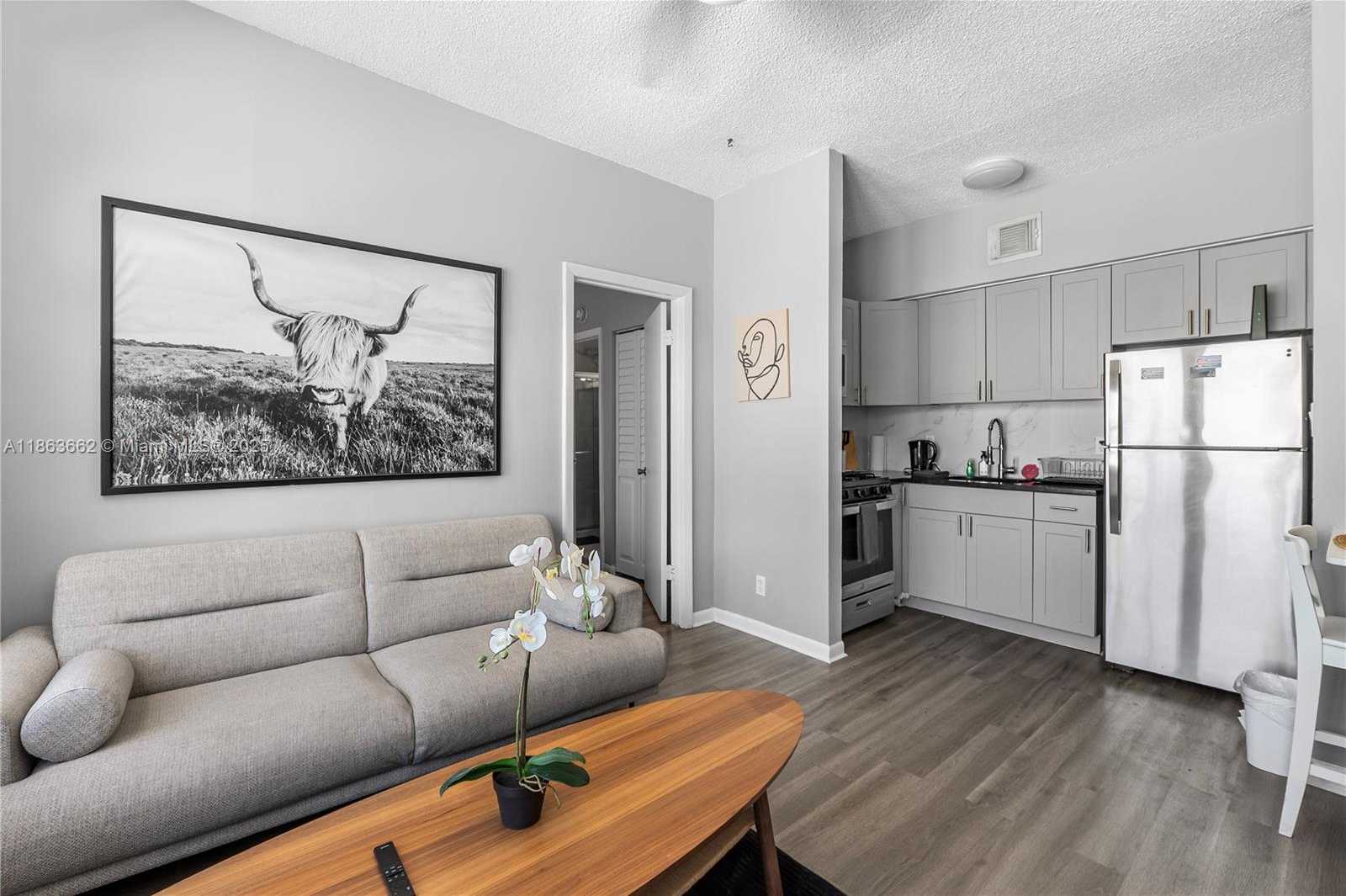 Small Image of 1320 DREXEL AVE #305, Miami Beach Number 12