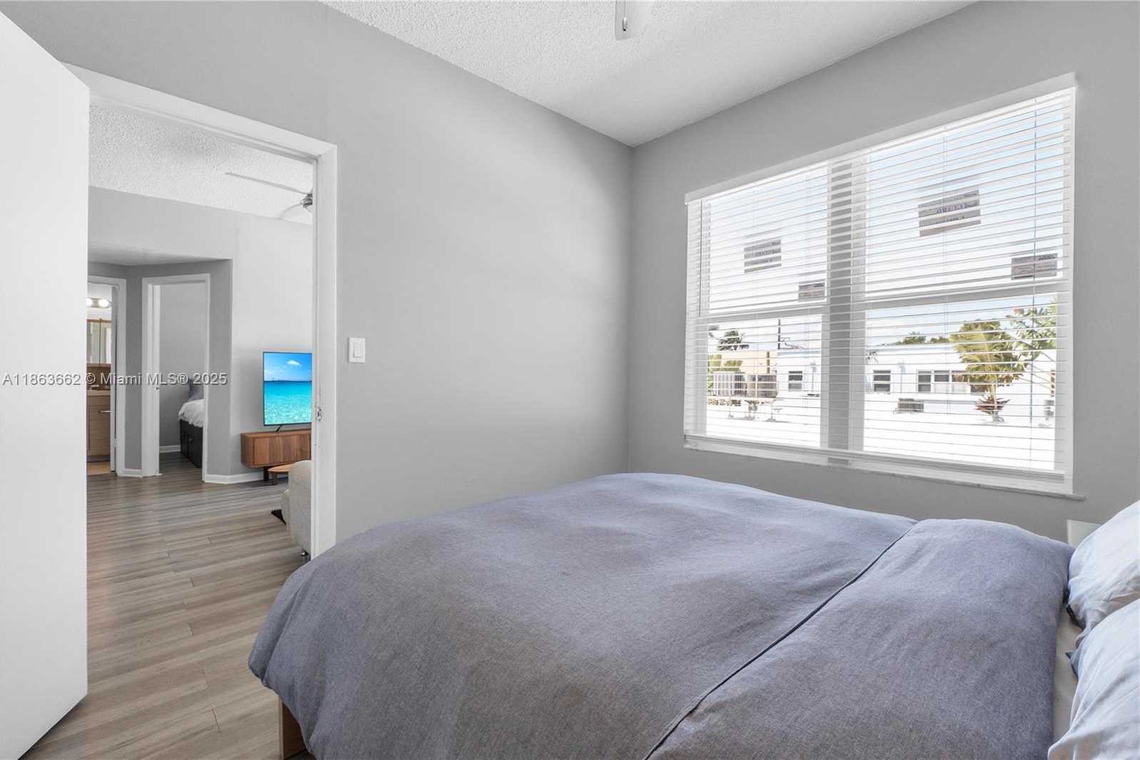 Small Image of 1320 DREXEL AVE #305, Miami Beach Number 14