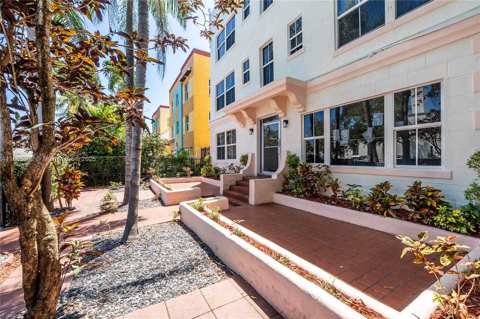 Small Image of 1320 DREXEL AVE #305, Miami Beach Number 19