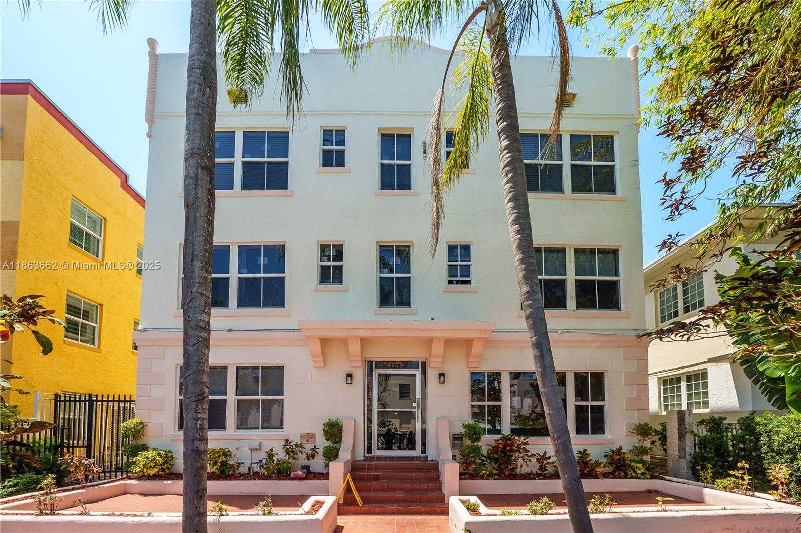 Small Image of 1320 DREXEL AVE #305, Miami Beach Number 2