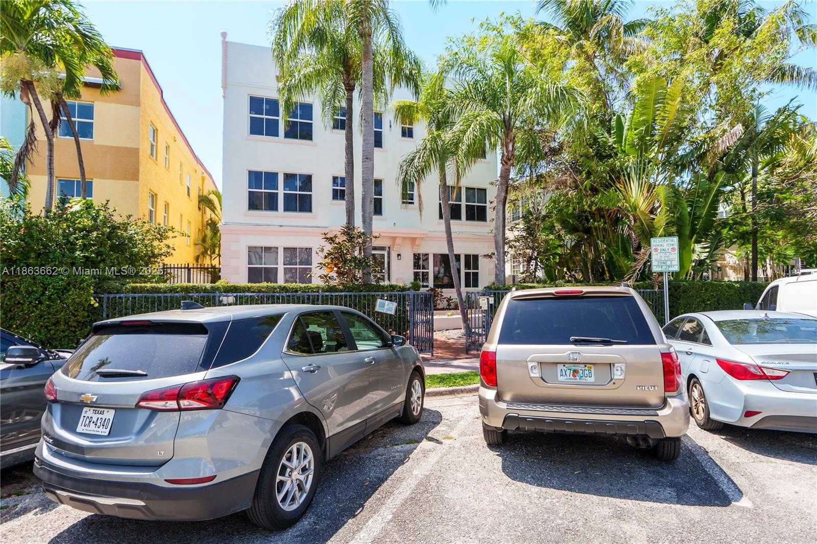 Small Image of 1320 DREXEL AVE #305, Miami Beach Number 21