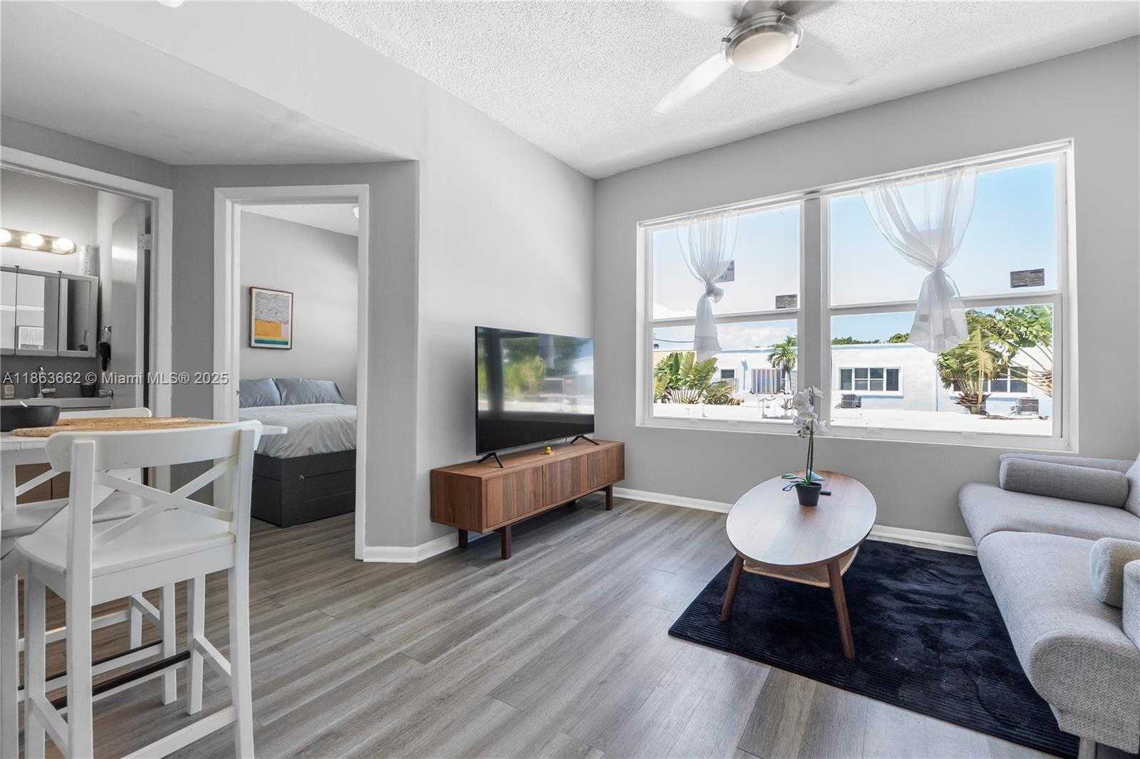 Small Image of 1320 DREXEL AVE #305, Miami Beach Number 4