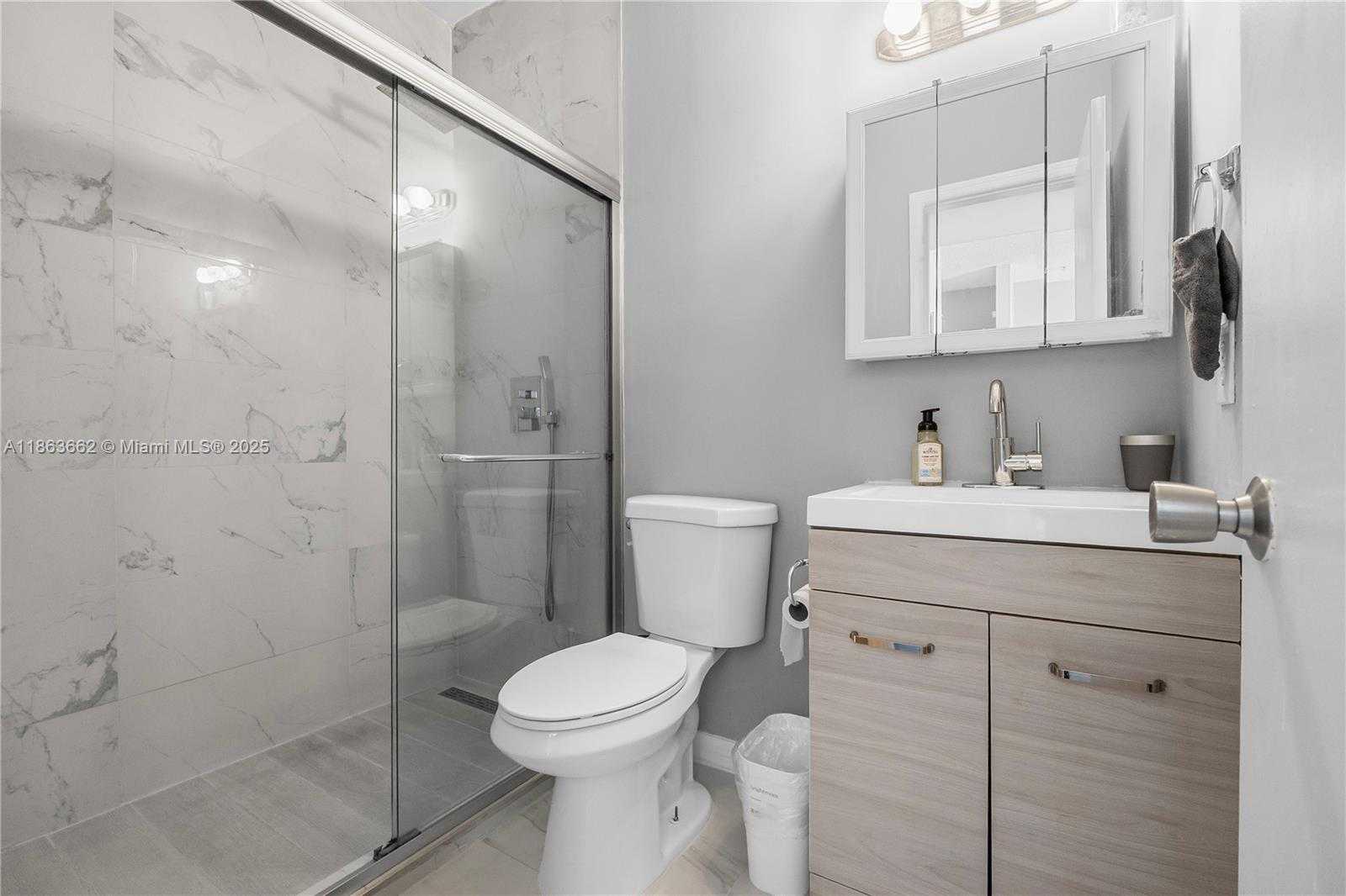Small Image of 1320 DREXEL AVE #305, Miami Beach Number 5