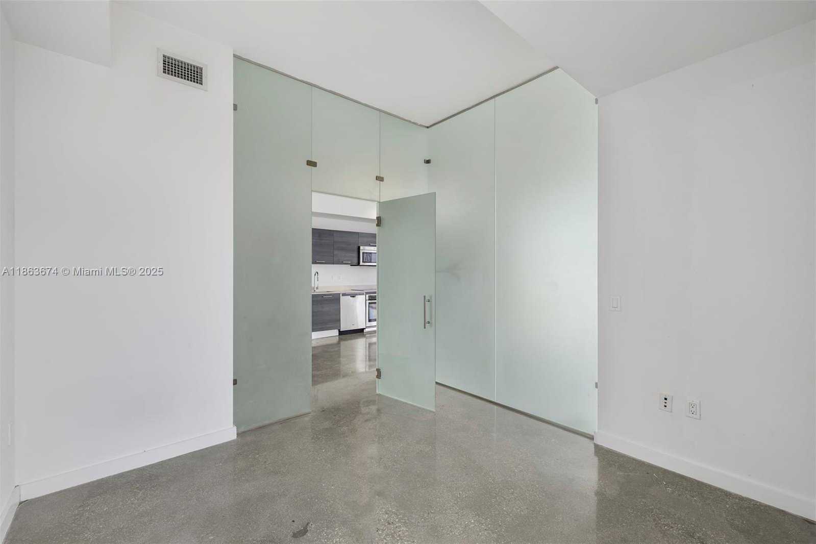 Small Image of 151 SOUTH EAST 1ST ST #1711, Miami Number 13