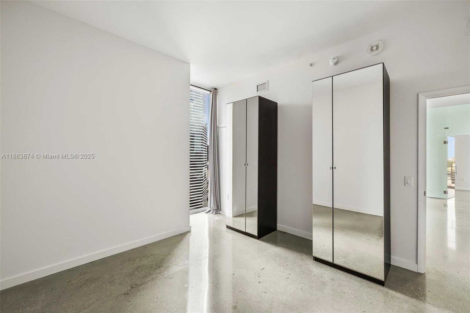 Small Image of 151 SOUTH EAST 1ST ST #1711, Miami Number 17