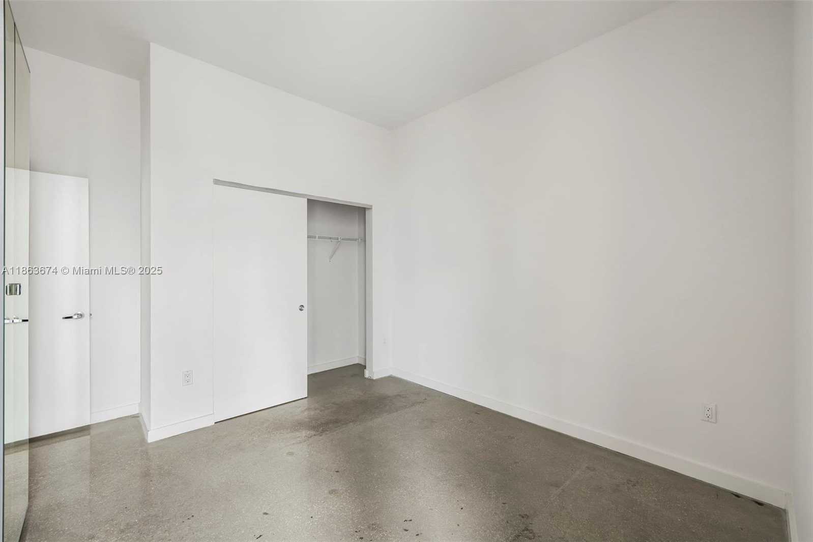 Small Image of 151 SOUTH EAST 1ST ST #1711, Miami Number 19