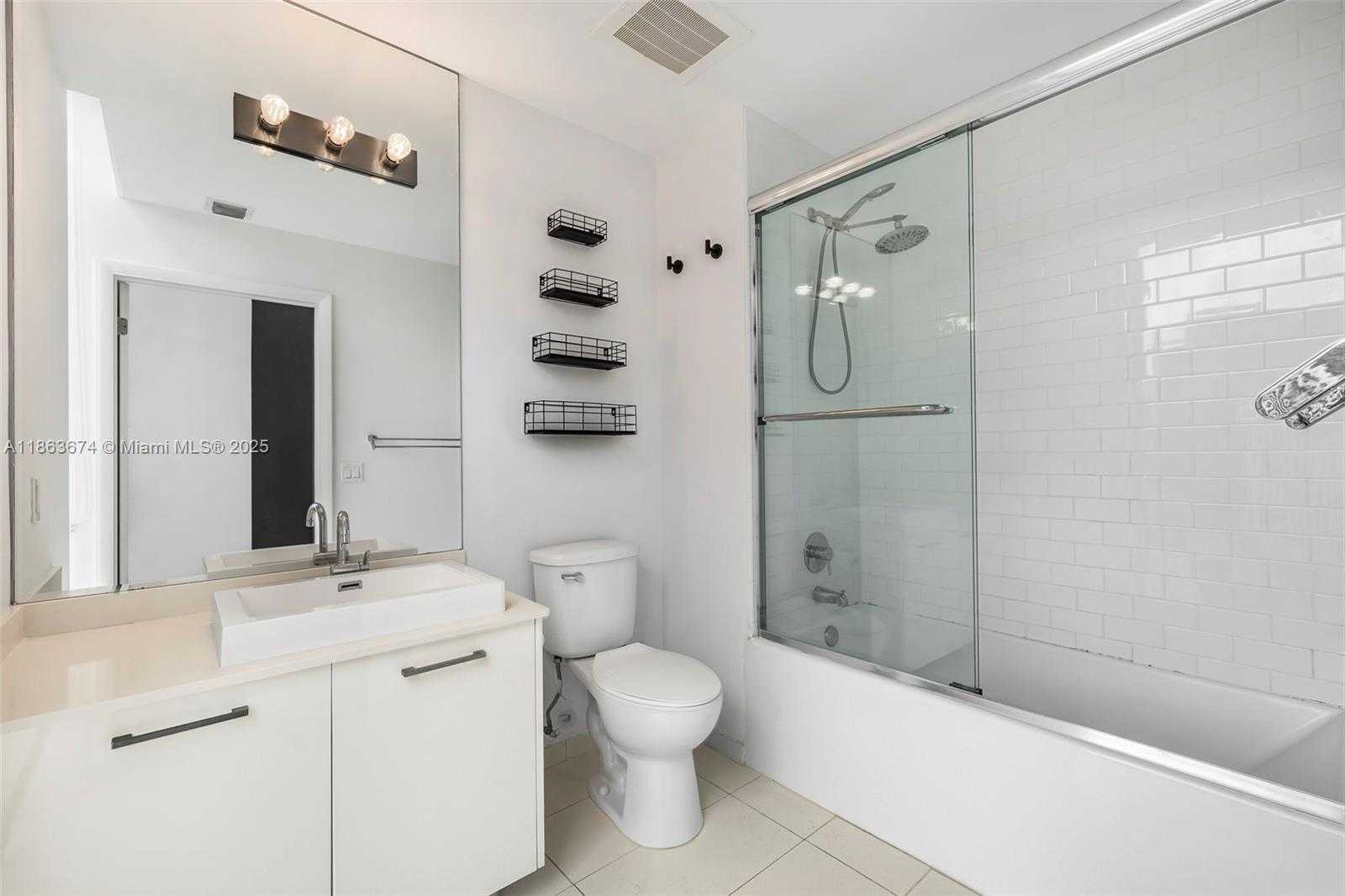 Small Image of 151 SOUTH EAST 1ST ST #1711, Miami Number 22