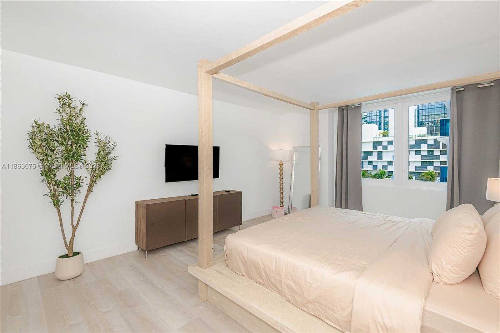 Small Image of 2301 COLLINS AVE #401, Miami Beach Number 18