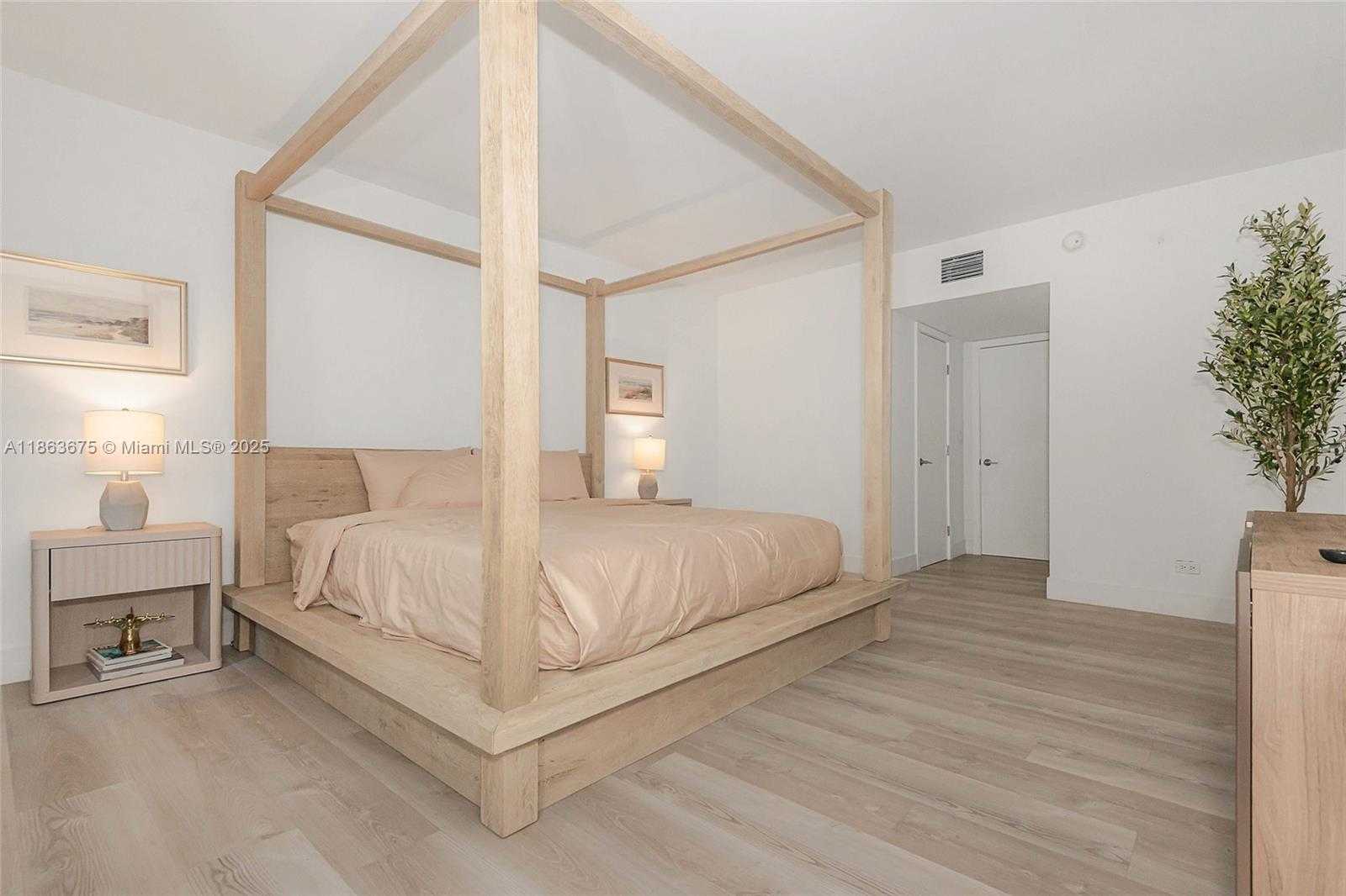 Small Image of 2301 COLLINS AVE #401, Miami Beach Number 20
