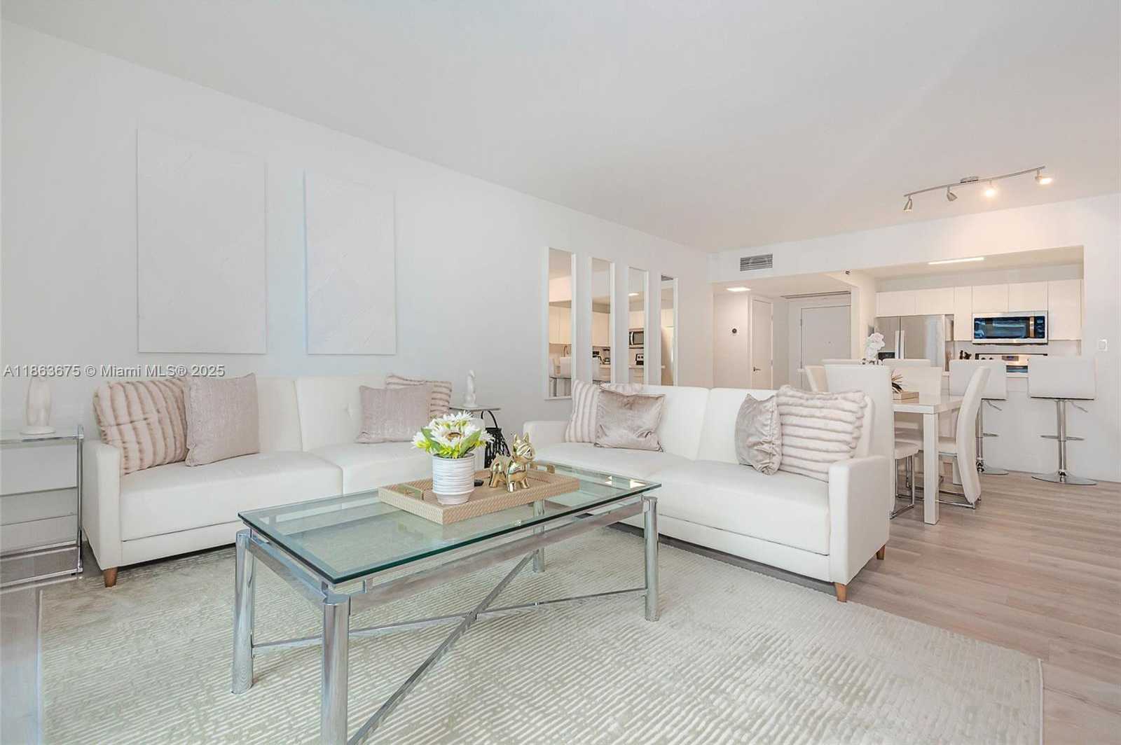 Small Image of 2301 COLLINS AVE #401, Miami Beach Number 8