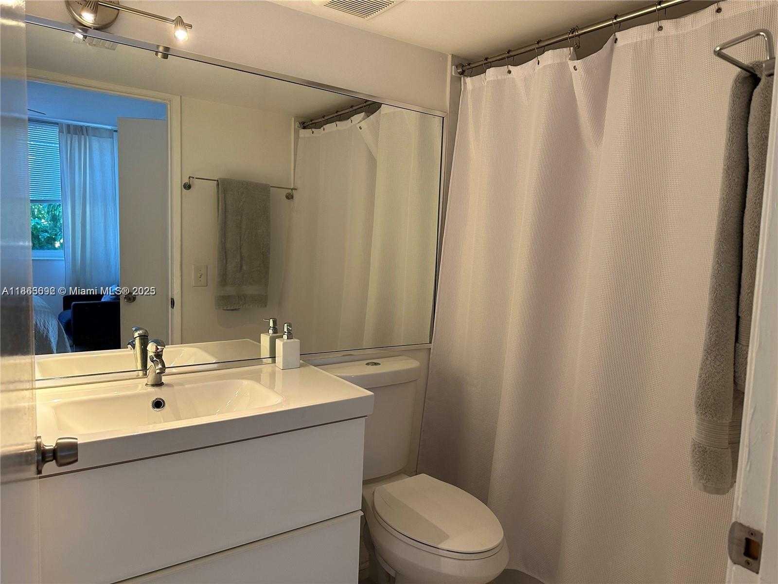 Small Image of 7728 ABBOTT AVE #302, Miami Beach Number 13
