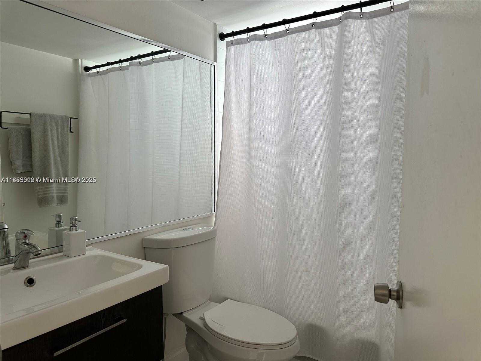Small Image of 7728 ABBOTT AVE #302, Miami Beach Number 17