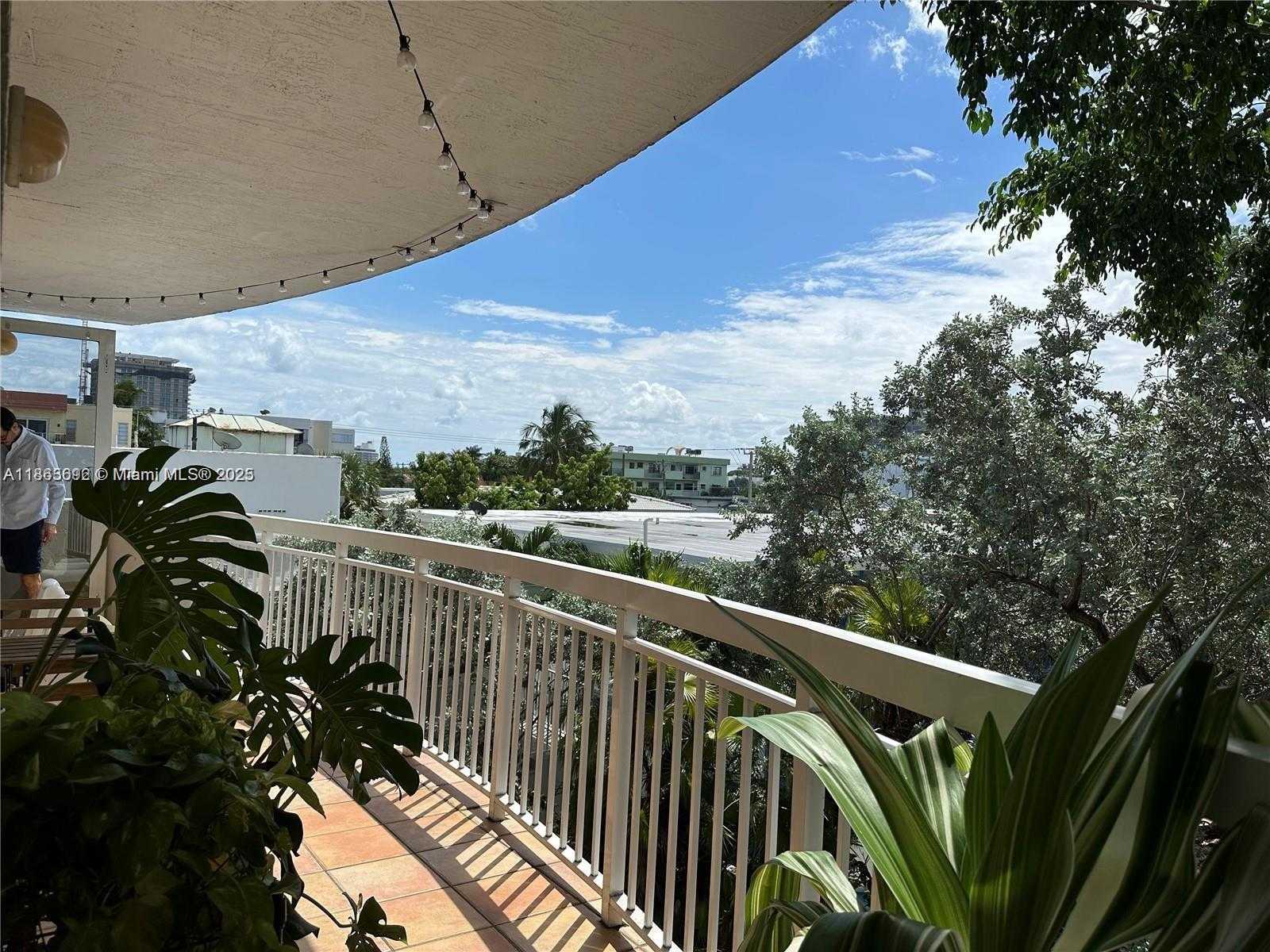 Small Image of 7728 ABBOTT AVE #302, Miami Beach Number 20