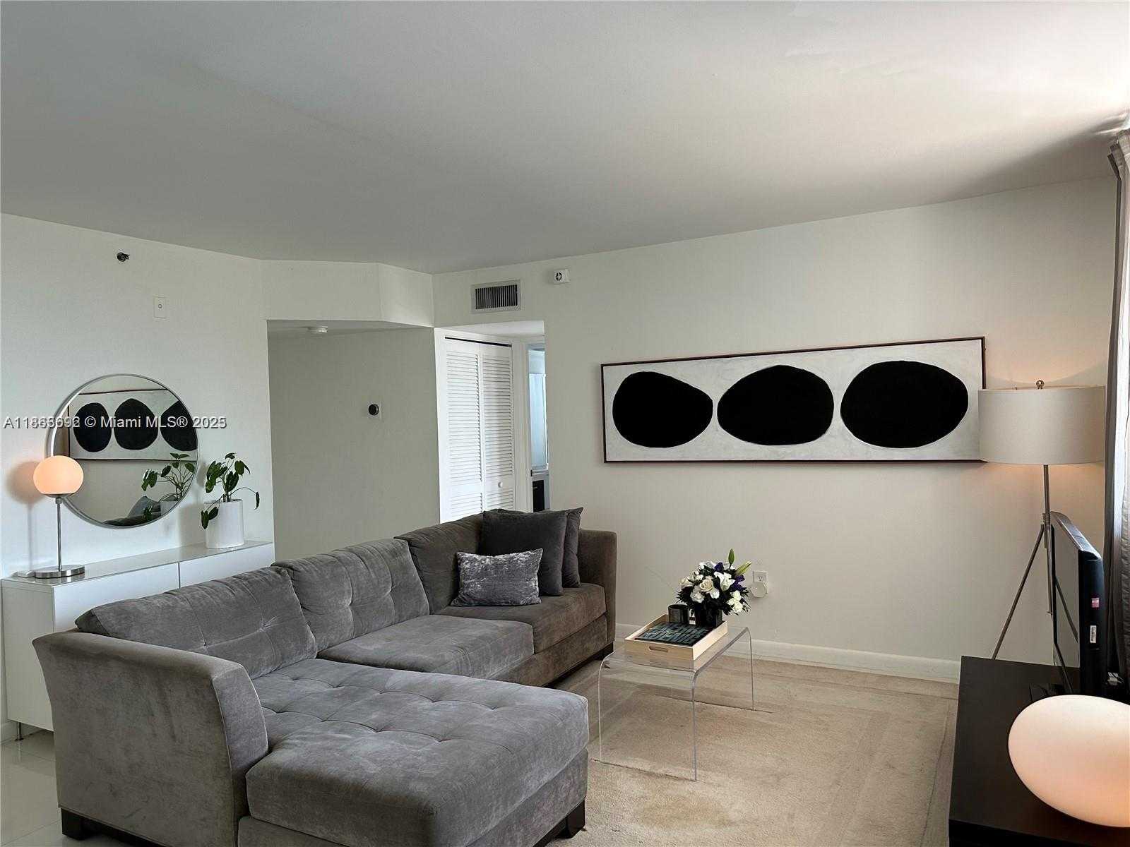 Small Image of 7728 ABBOTT AVE #302, Miami Beach Number 3