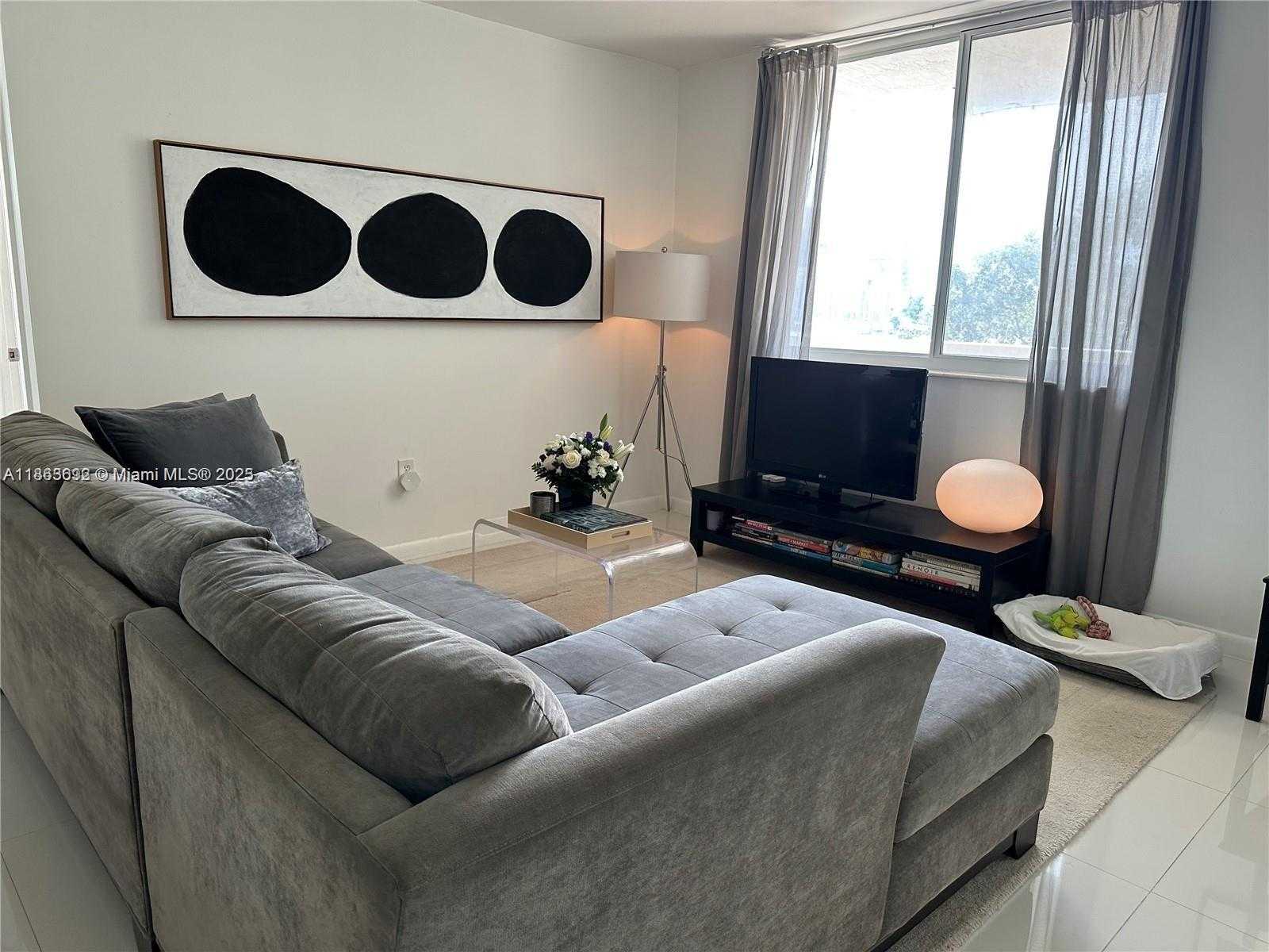 Small Image of 7728 ABBOTT AVE #302, Miami Beach Number 6