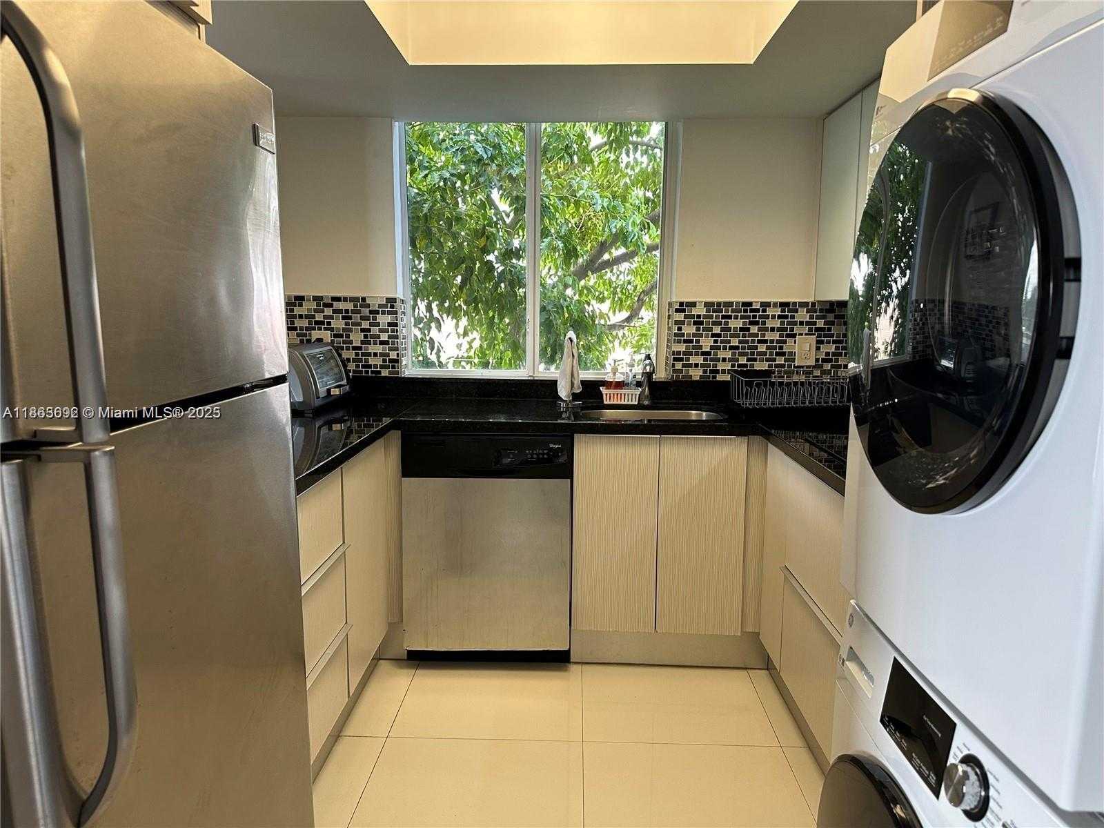Small Image of 7728 ABBOTT AVE #302, Miami Beach Number 9