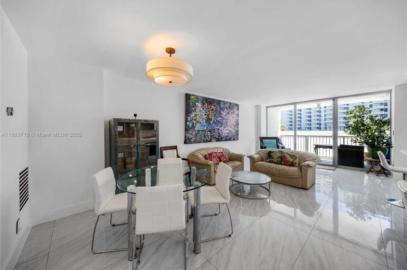 Small Image of 2655 COLLINS AVE #407, Miami Beach Number 16