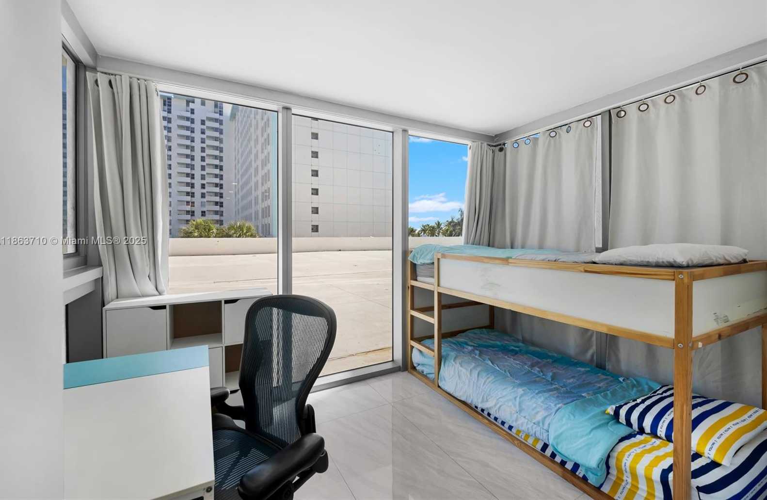 Small Image of 2655 COLLINS AVE #407, Miami Beach Number 23