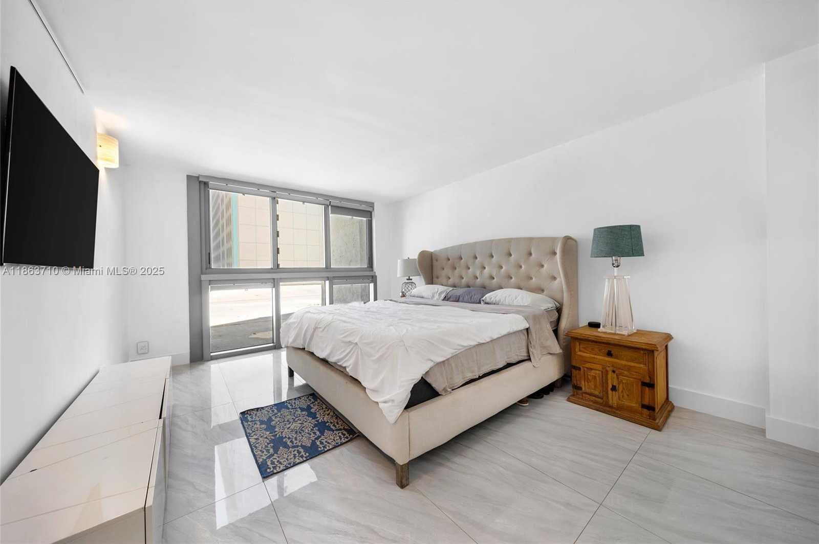Small Image of 2655 COLLINS AVE #407, Miami Beach Number 29