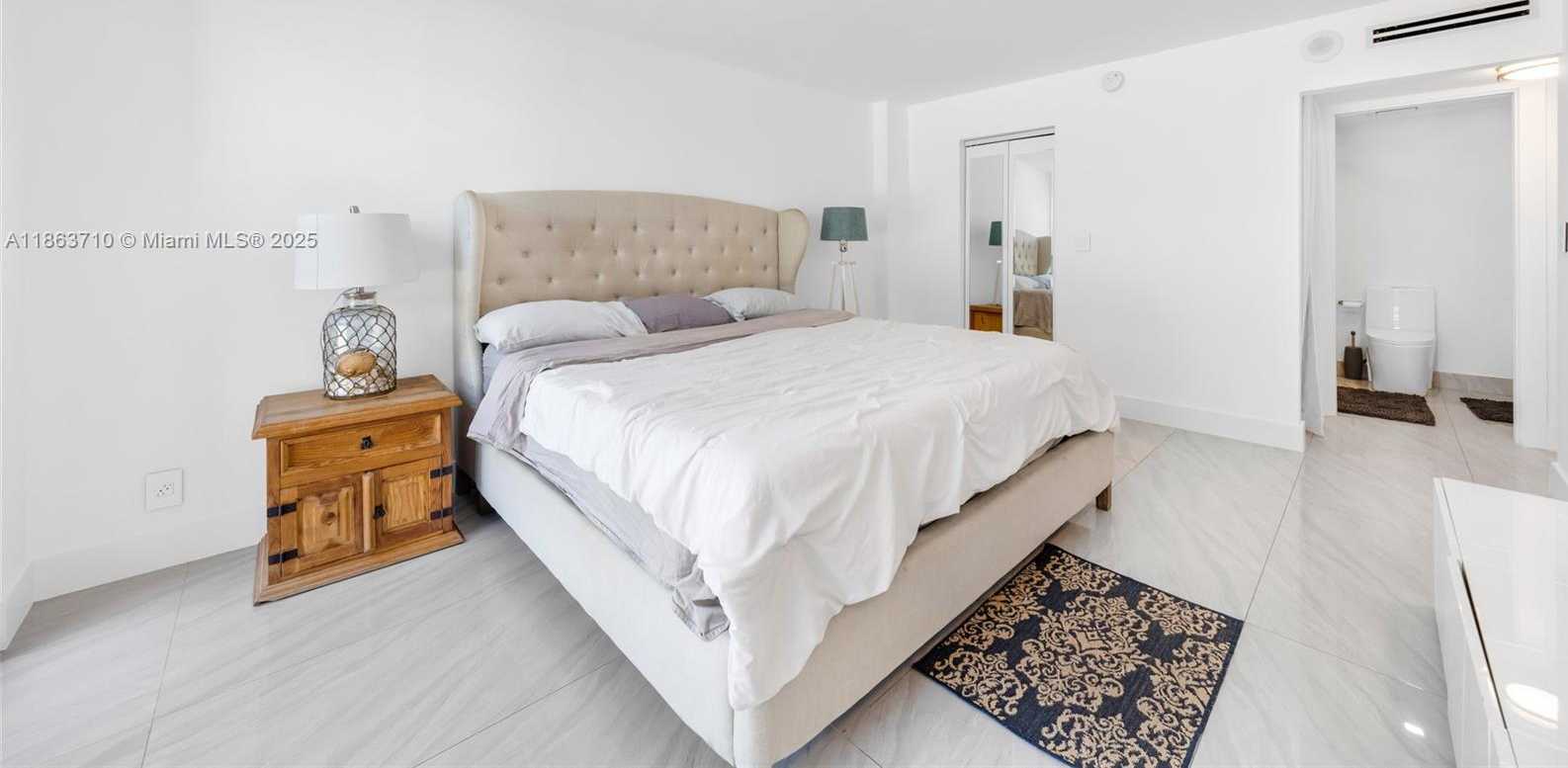 Small Image of 2655 COLLINS AVE #407, Miami Beach Number 31