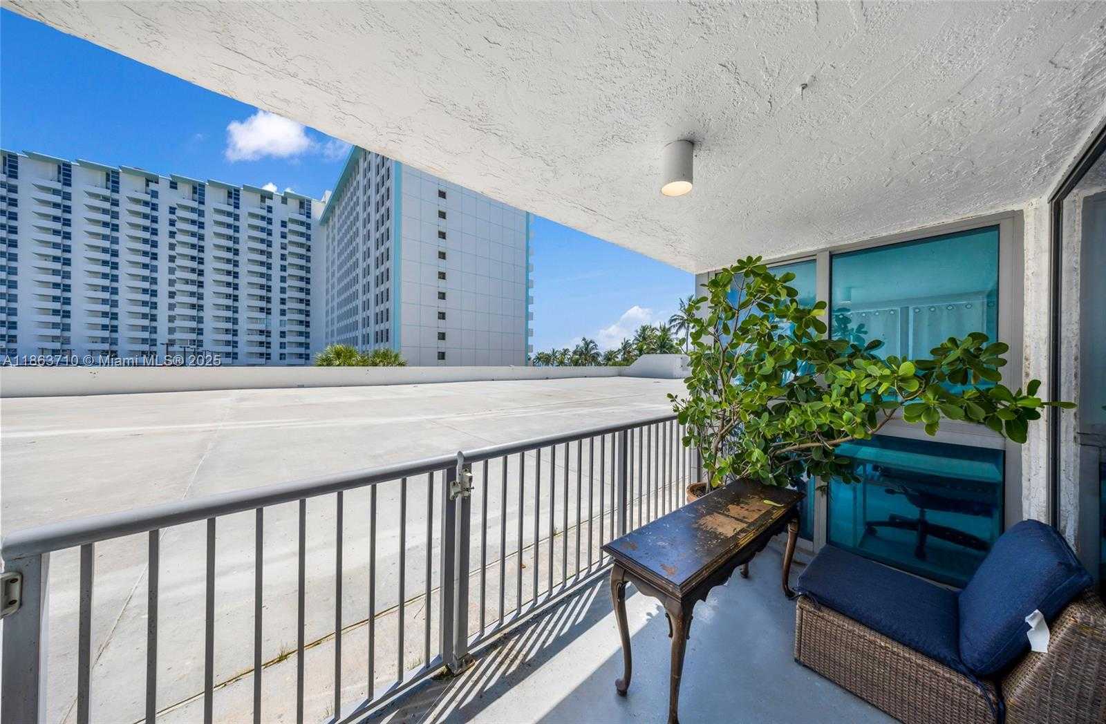 Small Image of 2655 COLLINS AVE #407, Miami Beach Number 35