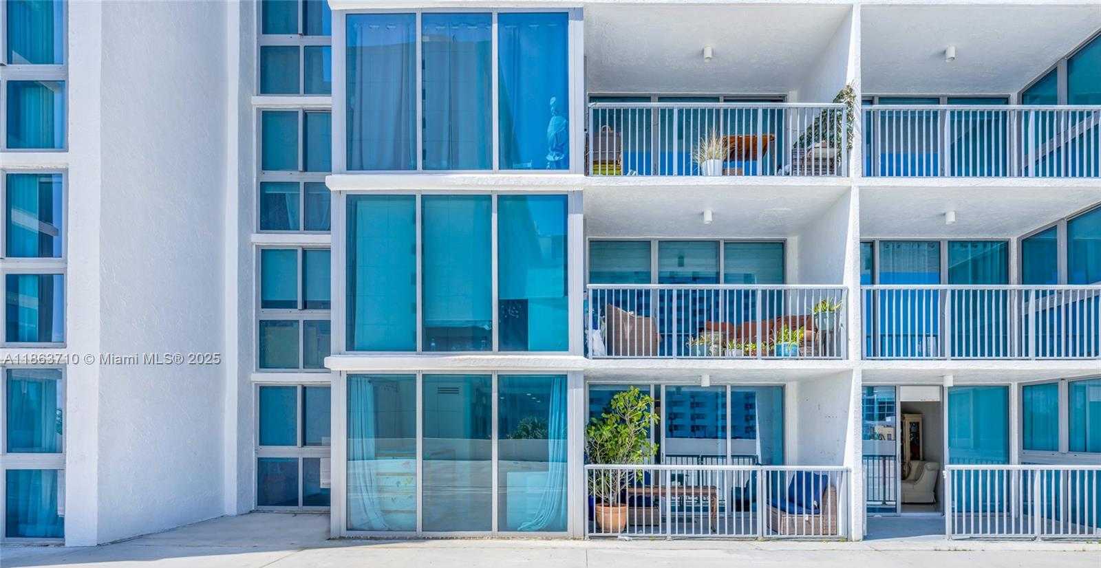 Small Image of 2655 COLLINS AVE #407, Miami Beach Number 38