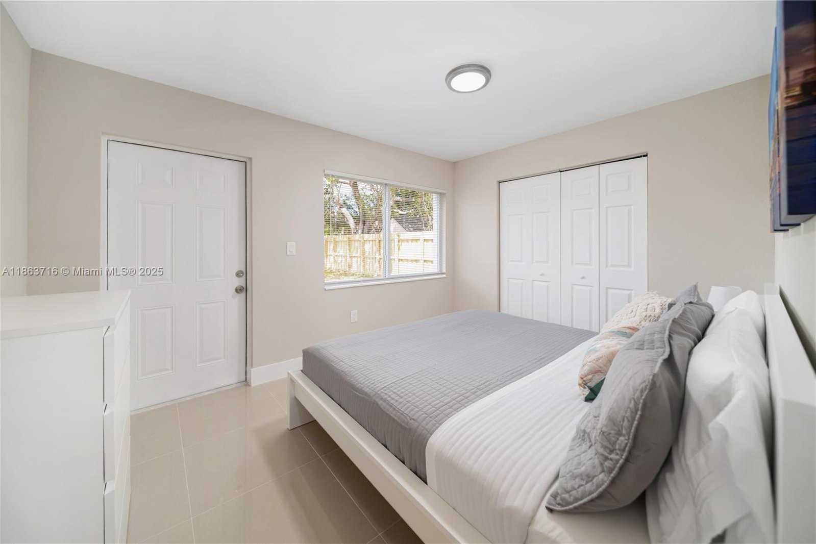 Small Image of 1183 NORTH EAST 111TH ST #1183, Miami Number 17