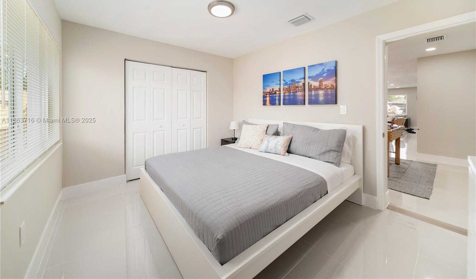 Small Image of 1183 NORTH EAST 111TH ST #1183, Miami Number 18