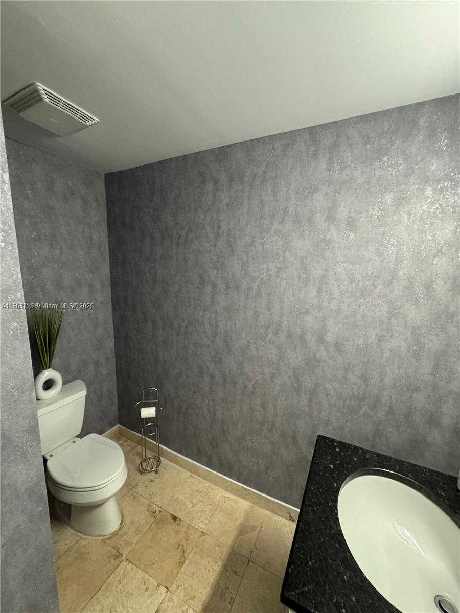 Small Image of 3339 VIRGINIA ST #121, Miami Number 4