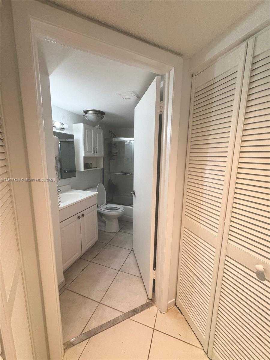 Small Image of 9500 SOUTH WEST 140TH CT #9500, Miami Number 11