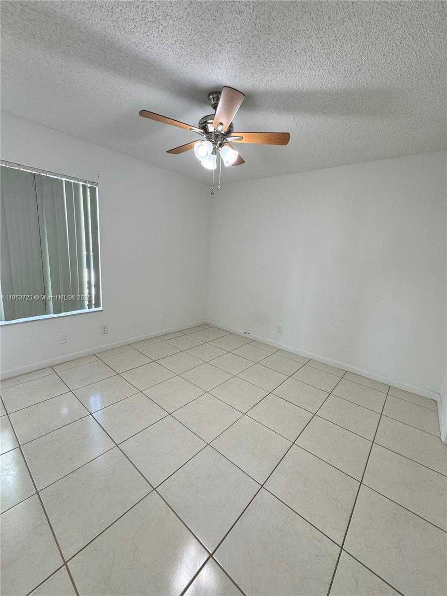 Small Image of 9500 SOUTH WEST 140TH CT #9500, Miami Number 12