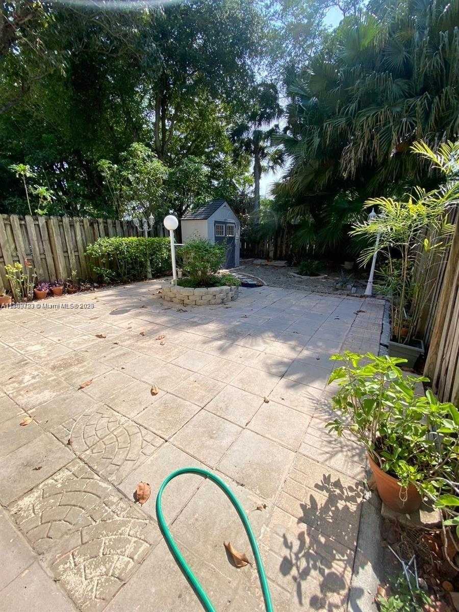 Small Image of 9500 SOUTH WEST 140TH CT #9500, Miami Number 15