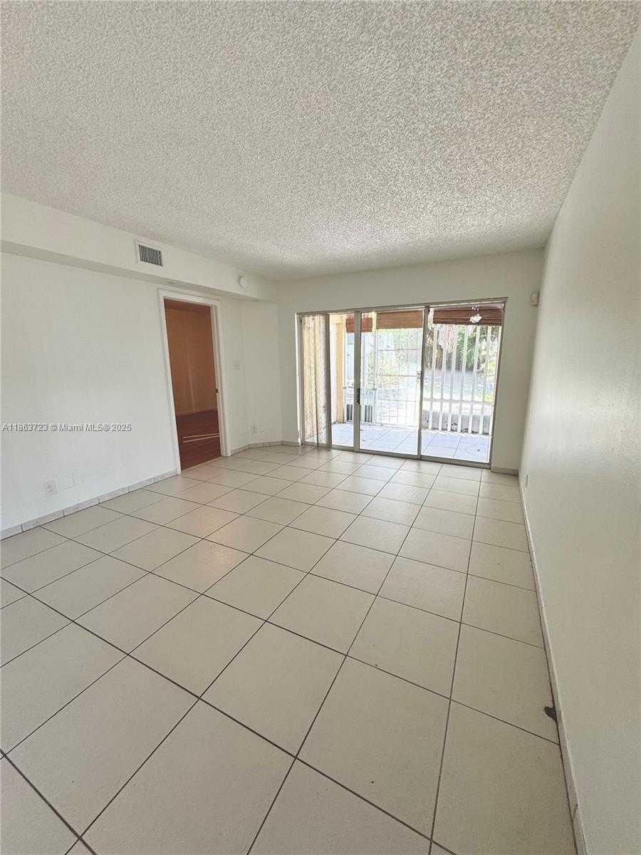 Small Image of 9500 SOUTH WEST 140TH CT #9500, Miami Number 4