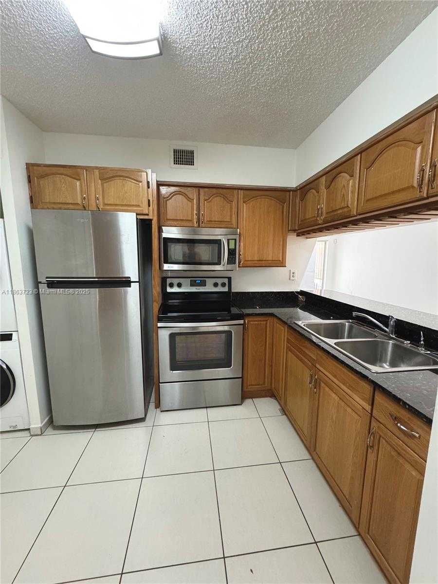 Small Image of 9500 SOUTH WEST 140TH CT #9500, Miami Number 7