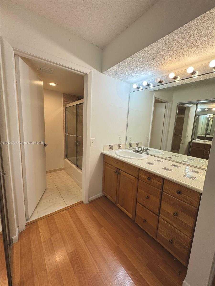 Small Image of 9500 SOUTH WEST 140TH CT #9500, Miami Number 9